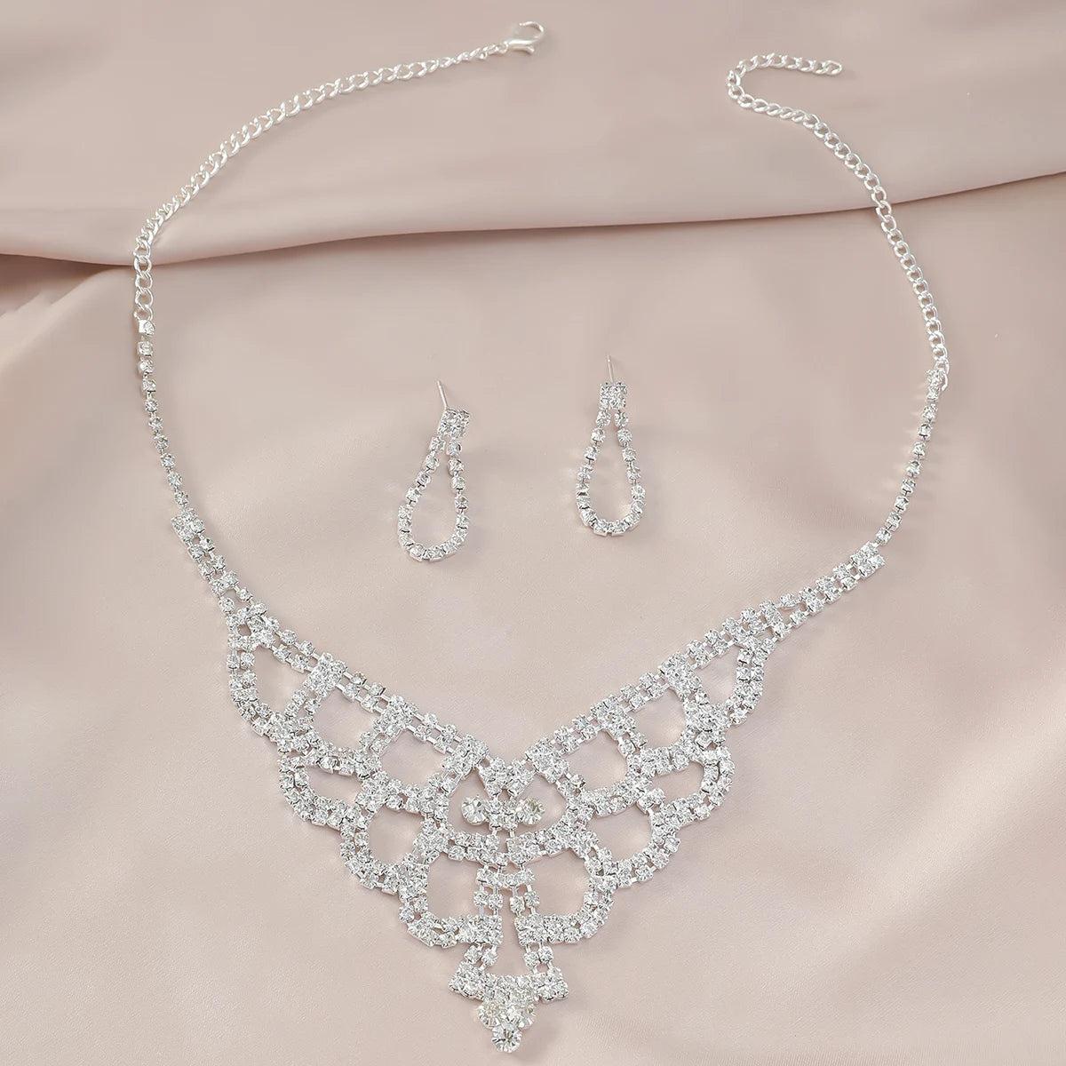 3pcs Women's Jewelry Set Creative Fashion Sparkling Necklace with rhinestones Earring Set Wedding Dress Accessories Bridal Jewe