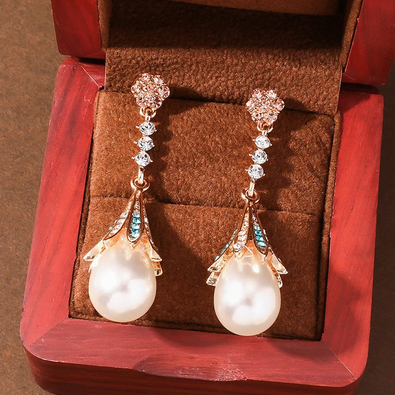 2pcs Women's Fashion Pendant Earrings Creative Simple Lines Cross inlaid with rhinestones Imitation Pearl Earrings Suitable for