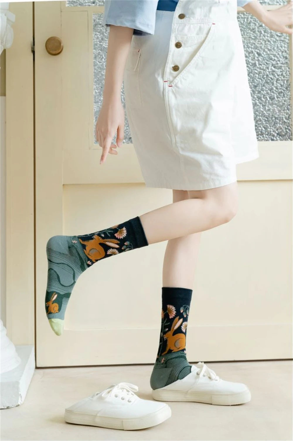 Hot Sale Colorful Cartoon Creative Fashion Vine Graffiti Novelty Men Women Socks Winter Warm Comfortable Cotton Sokken Dropship