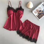 Red / M