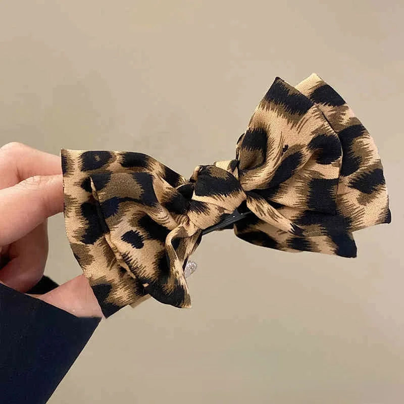 1pc Leopard Bow Hairpin - Retro, Fashionable Fabric. Fixed Hair Shark Clip Ideal for All Hairstyles, Dating & Daily Wear