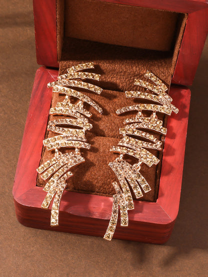 A pair of fashionable hanging earrings for women, paired with geometric creativity, irregular tassels, long earrings with rhines