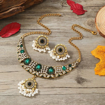 3pcsEuropean and American retro tassel gemstone crystal necklace earrings set chain female luxury travel pearl clavicle chain.