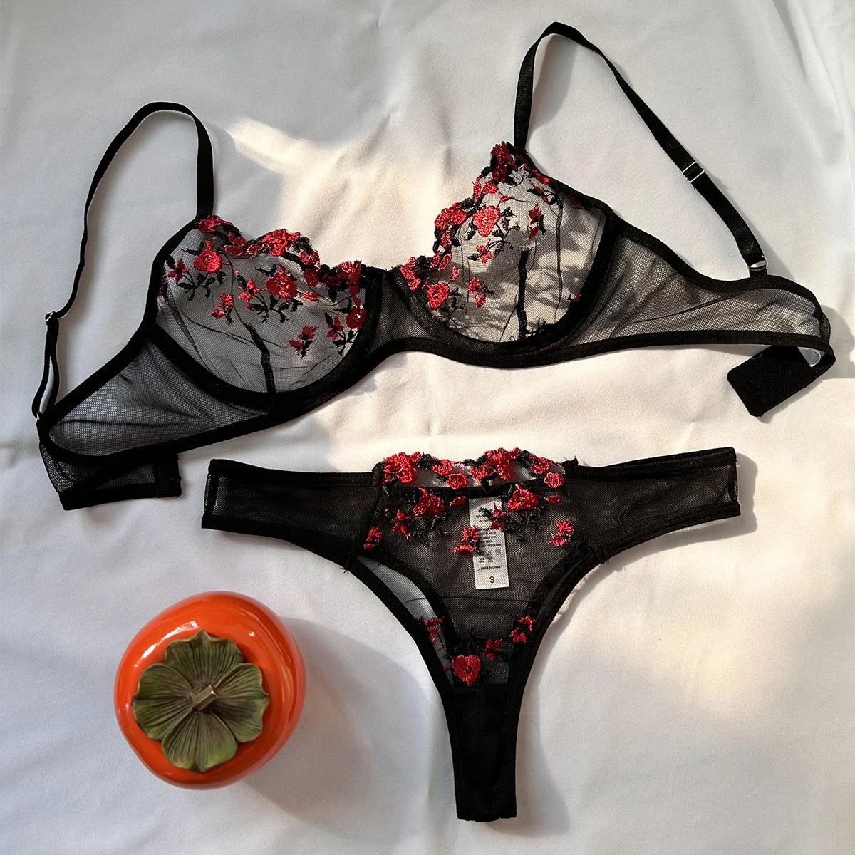 New Hot Erotic Lingerie Women Embroidery Bra Thongs Sets Women's Underwear Sex Sleepwear Pornographic Exotic Set Sexy Costumes
