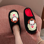 A Pair of Black Halloween Horror Clown Pattern Embroidered Plush Home Thick-Soled Comfortable Autumn and Winter Fur Slippers, Dark Punk Stylish Warm Non-Slip Indoor Slippers for Men and Women That Can Wear Slip-On Slippers
