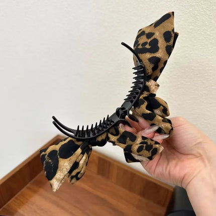 1pc Leopard Bow Hairpin - Retro, Fashionable Fabric. Fixed Hair Shark Clip Ideal for All Hairstyles, Dating & Daily Wear