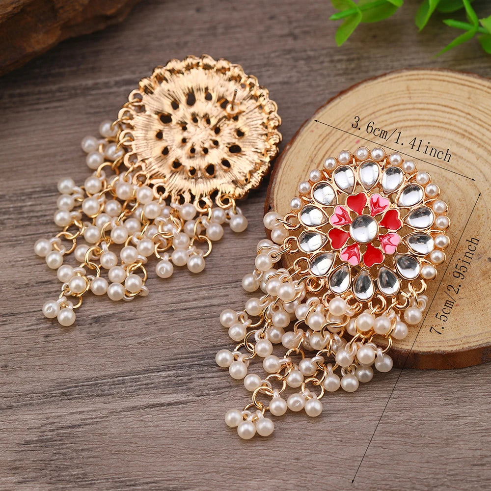 A pair of fashionable hanging earrings for women, creative exotic style, ethnic style, inlaid with rhinestones, imitation pearls
