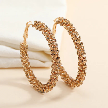 2 PCS fashionable and minimalist design, with a sense of slimming circles and exaggerated earrings. Cross border European and Am