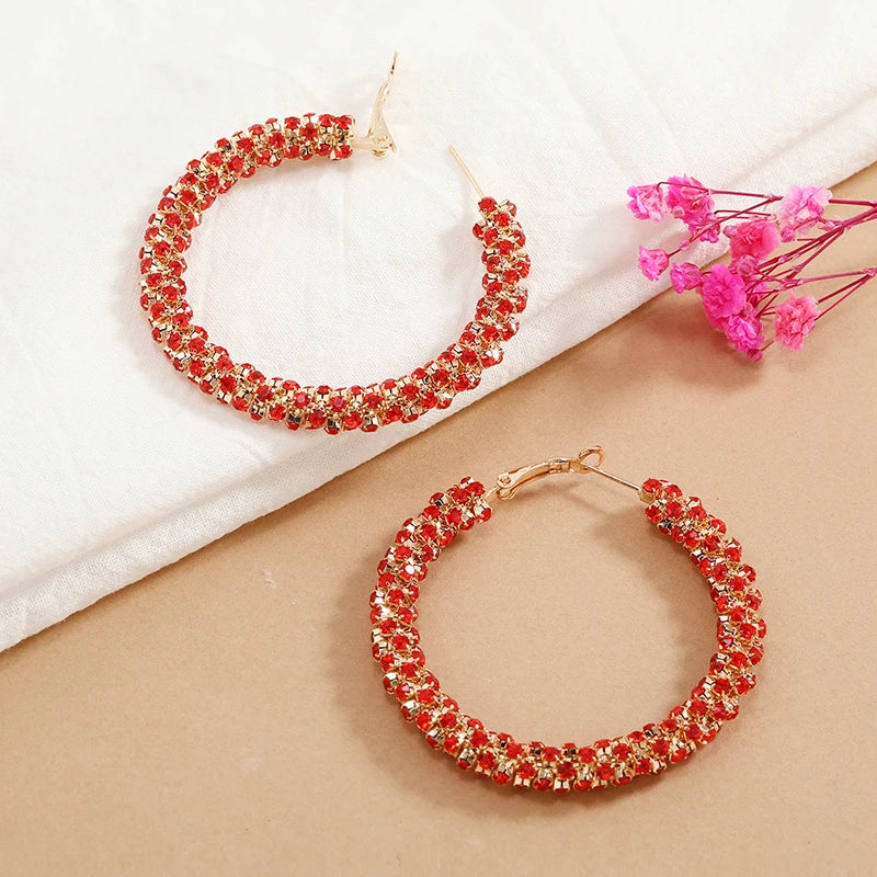 2 PCS fashionable and minimalist design, with a sense of slimming circles and exaggerated earrings. Cross border European and Am